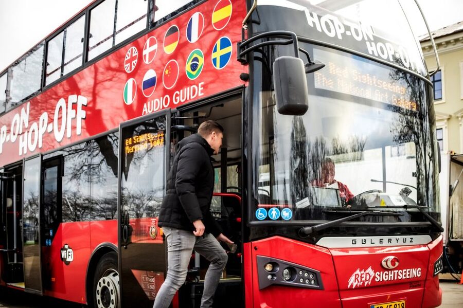 Copenhagen: Hop-On Hop-Off Bus Tour with Boat Tour Option - Rosenborg Castle and the return to the center