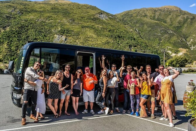 CRUISE SHIP DAY LYTTELTON Hop On Hop Off Wine Tours to Waipara - Key points at a glance
