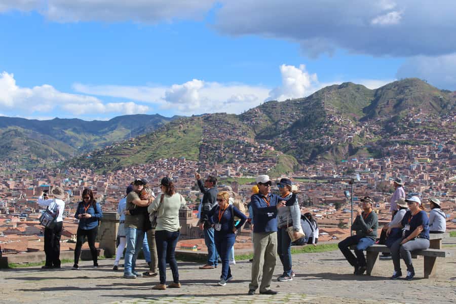 Cusco: Sightseeing Tour of the City on an Open-Top Bus - The ceremony, coca leaves, llamas, and handicrafts