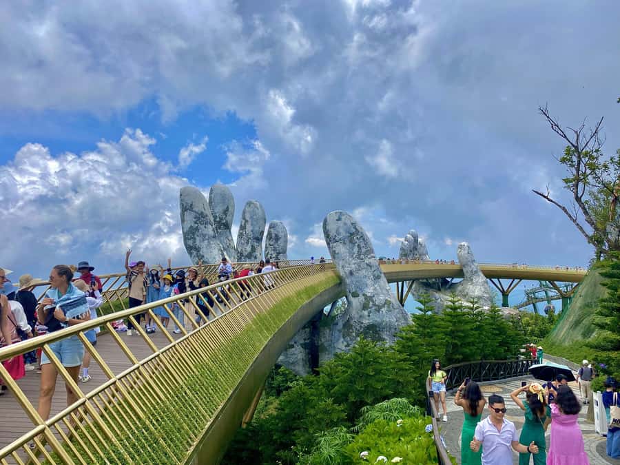 Danang: Golden Bridge by Private Car or Bus w hotel pickup - Guides Who Help Without Taking Over