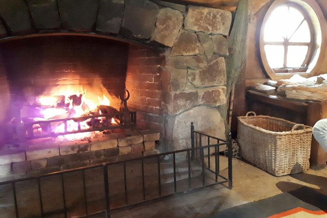 Day Tour Hobbiton + Rotorua from Auckland in Luxury Minibus - The 6:25 a.m. start from Auckland