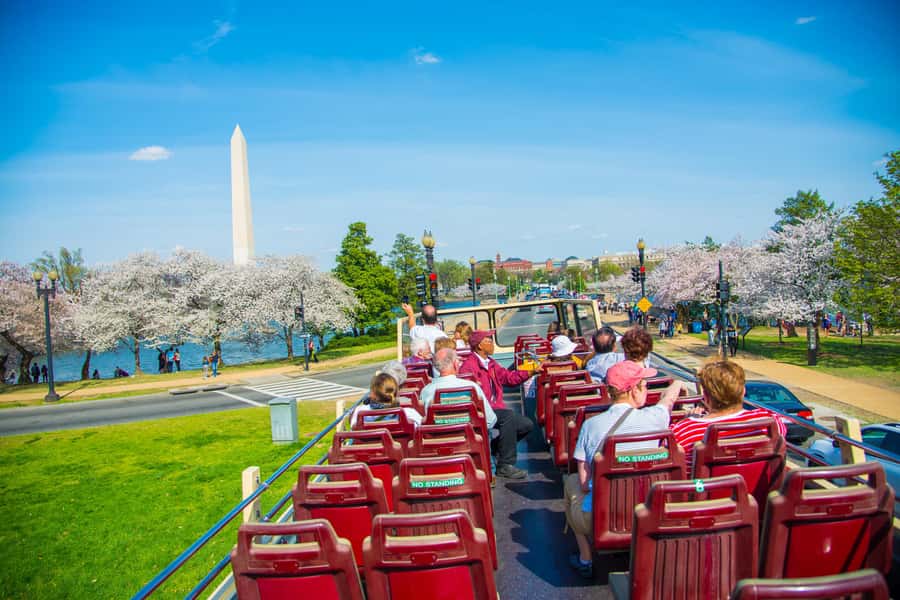 DC: Hop-On Hop-Off with 17 Stops plus Arlington Walking Tour - Key points to know before booking