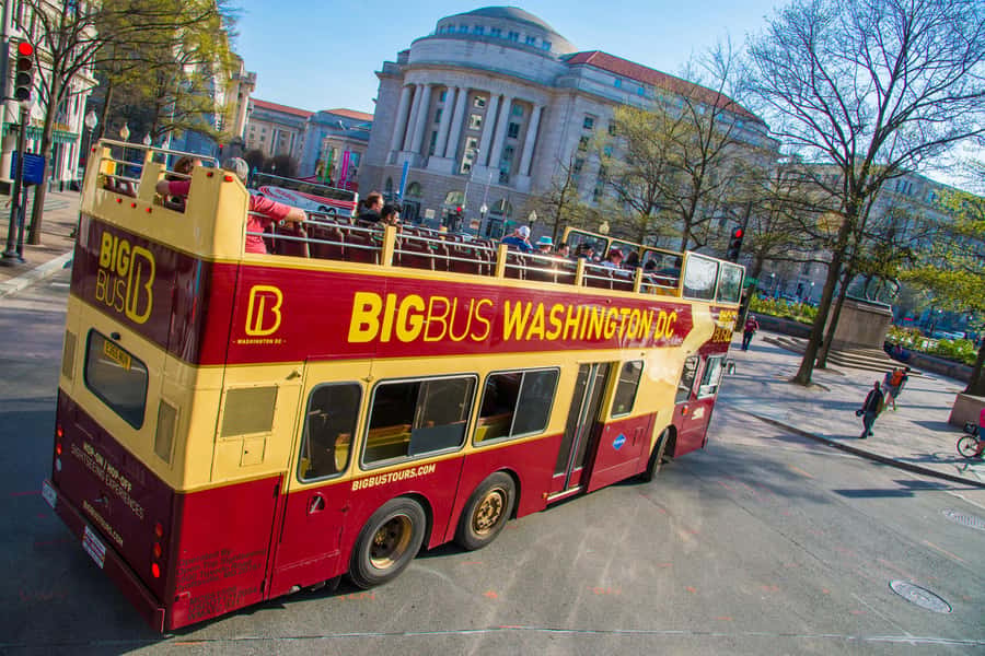 DC: Hop-On Hop-Off with 17 Stops plus Arlington Walking Tour - How the audio tour feels on the upper deck