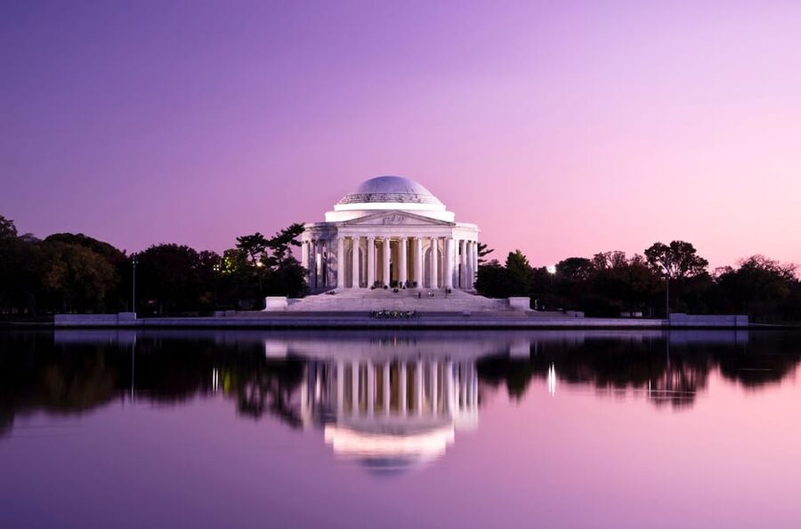 DC: Open-top Monuments and Memorials Sightseeing Night Tour - Why Washington looks better after sunset