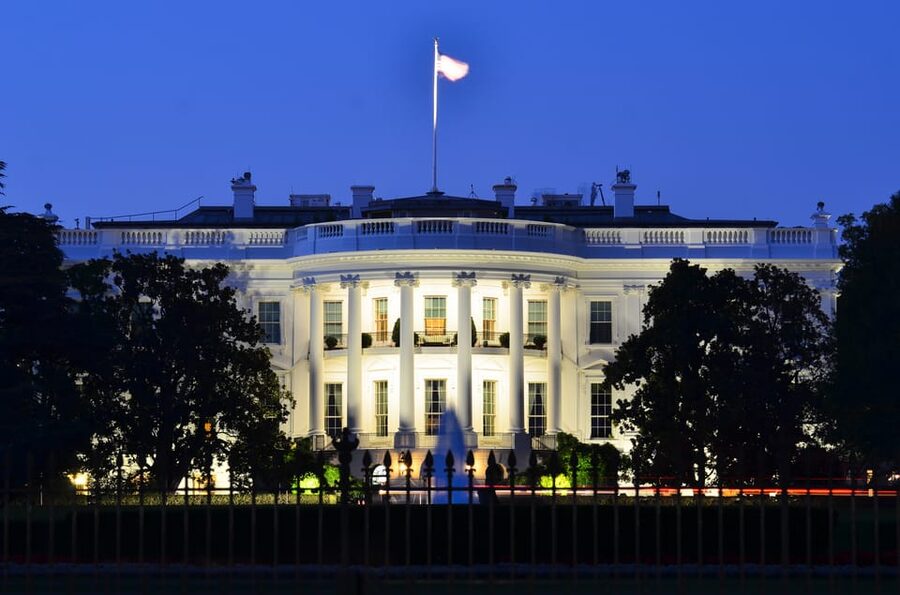 DC: Open-top Monuments and Memorials Sightseeing Night Tour - Lincoln Memorial: the one planned stop