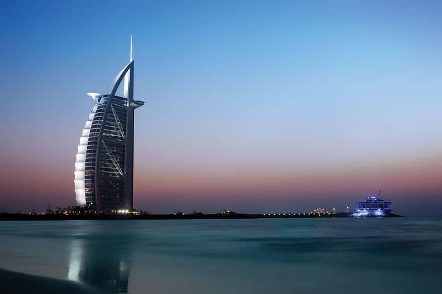 Dubai: Big Bus Panoramic Night Tour & Optional Dinner Cruise - Who should book this evening tour?