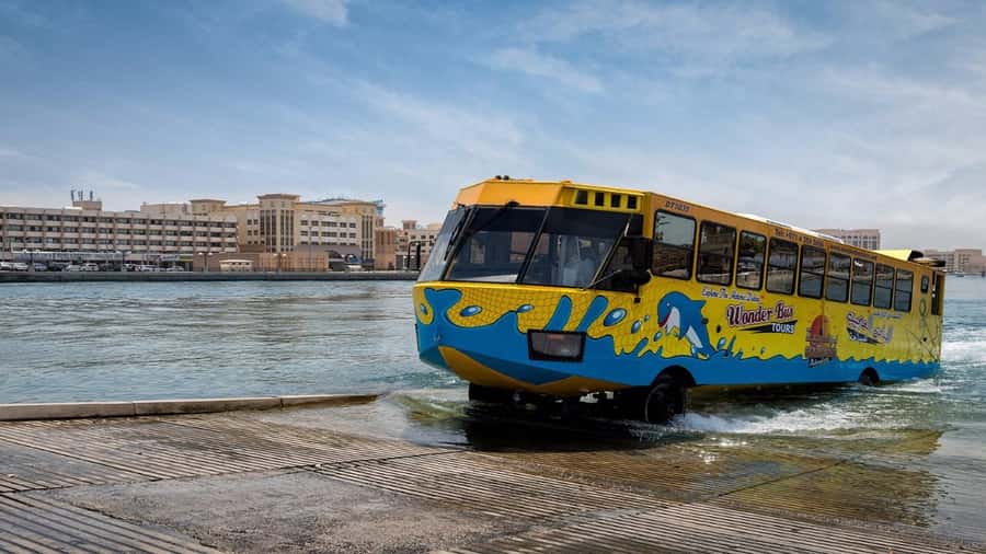 Dubai: Old town tour with Wonder Bus, souks, Creek and Guide - Why the Wonder Bus works for seeing old Dubai