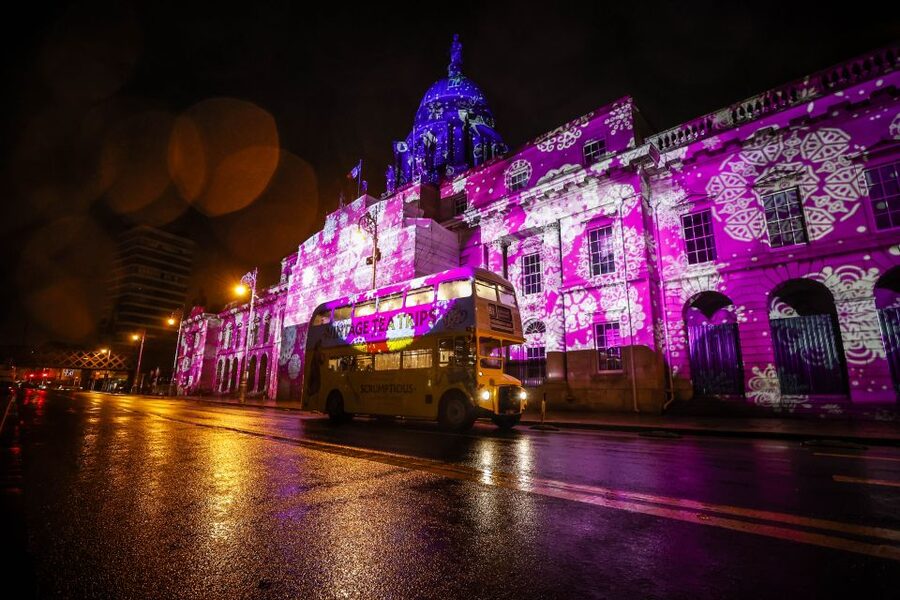 Dublin: Christmas Lights Festive Bus Tour with Afternoon Tea - A Christmas tour with a proper Dublin twist