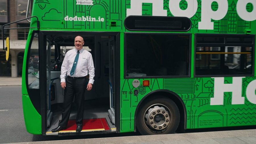 Dublin: Cruise Excursion Hop-On Hop-Off Tour & Rail Ticket - Phoenix Park, Dublin Zoo, and the northern bank
