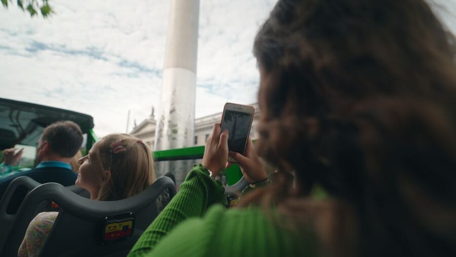 Dublin: Cruise Excursion Hop-On Hop-Off Tour & Rail Ticket - St. Stephen’s Green, Grafton Street, and Oscar Wilde