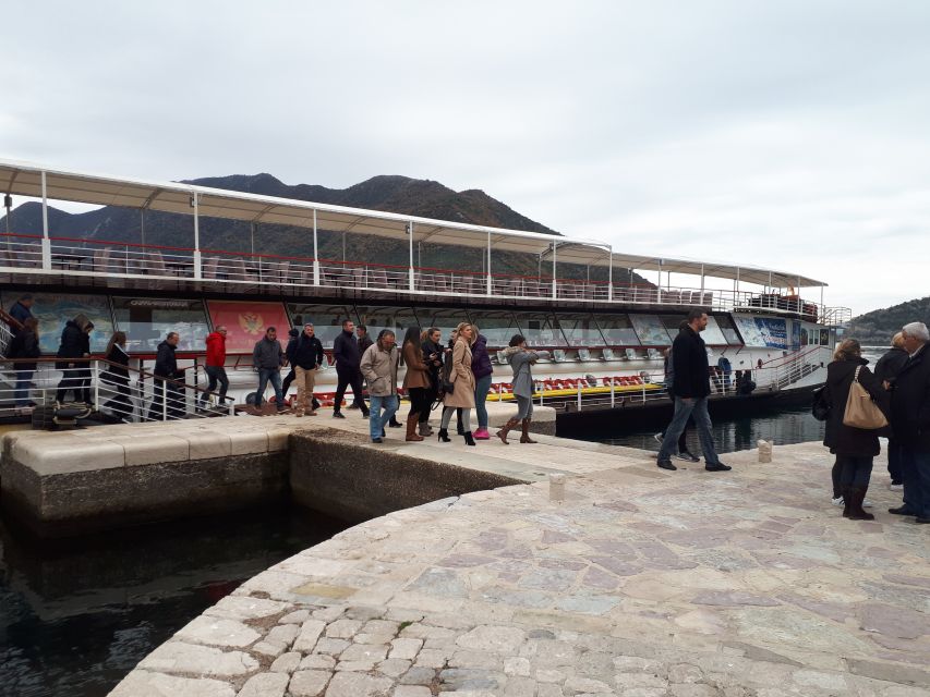 Dubrovnik: Montenegro Day Trip by Bus and Boat - The bus from Dubrovnik to Montenegro