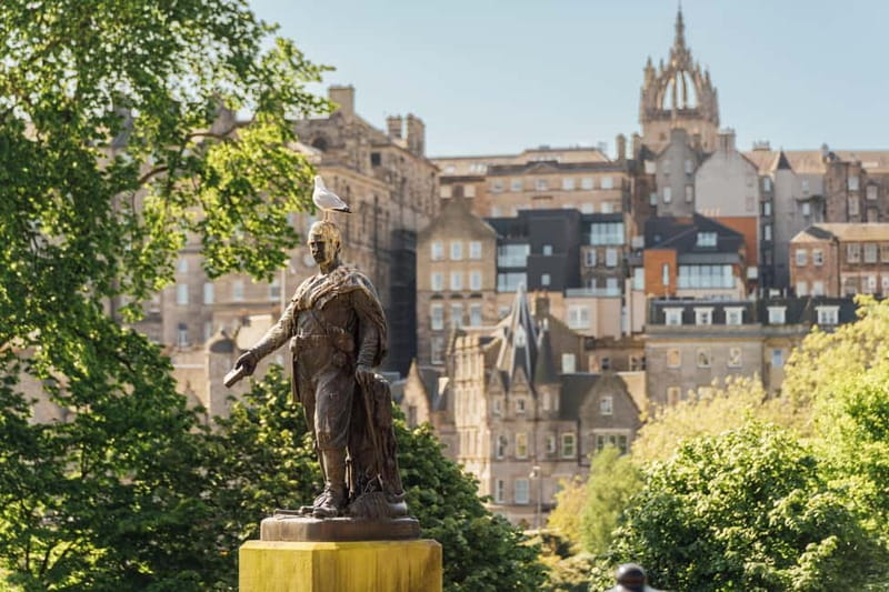 Edinburgh: Big Bus Hop-On, Hop-Off Tour by Open-Top Bus - The Britannia Route heads to the waterfront