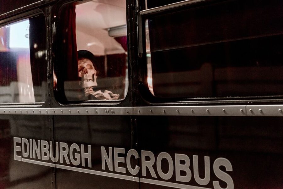 Edinburgh: Comedy Horror Ghost Bus Tour - Edinburgh Castle, the Royal Mile, and the old city streets