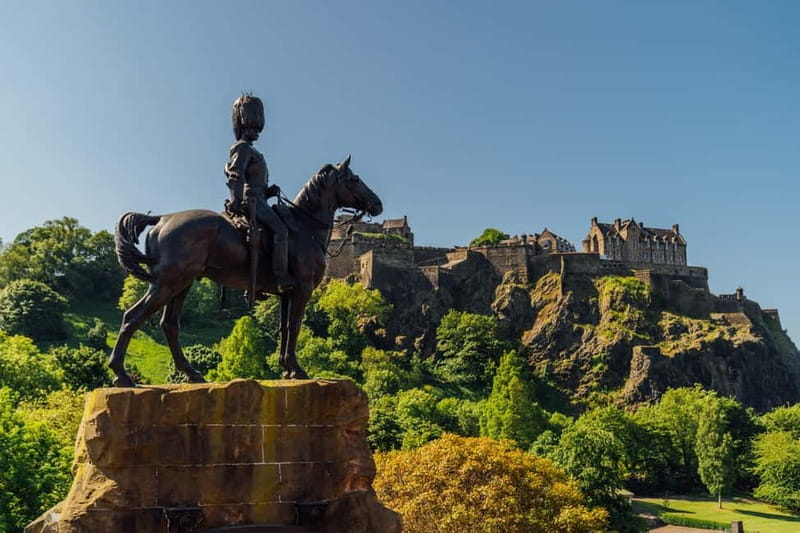 Edinburgh: Hop-On, Hop-Off Bus Tour City & Britannia Combo - The City Tour, from Waterloo Place to the Royal Mile