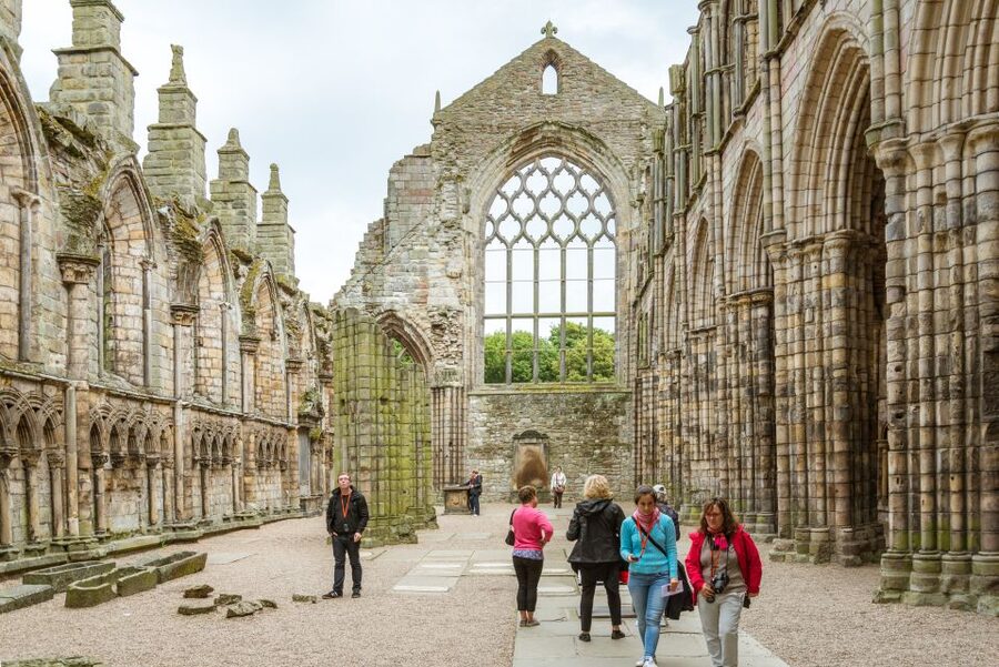 Edinburgh: Royal Attractions with Hop-On Hop-Off Bus Tours - Royal Yacht Britannia and the trip to Newhaven