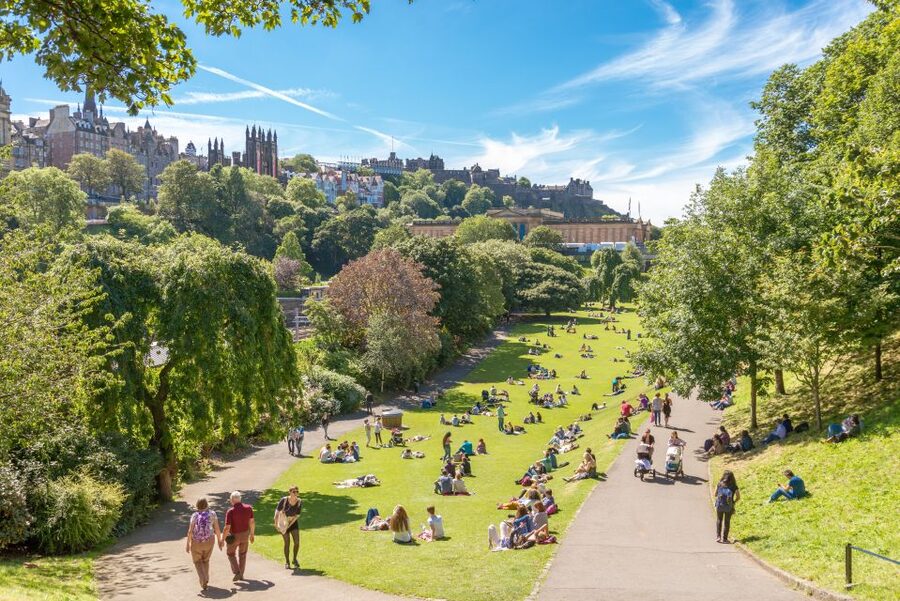 Edinburgh: Royal Attractions with Hop-On Hop-Off Bus Tours - Is $102 good value?