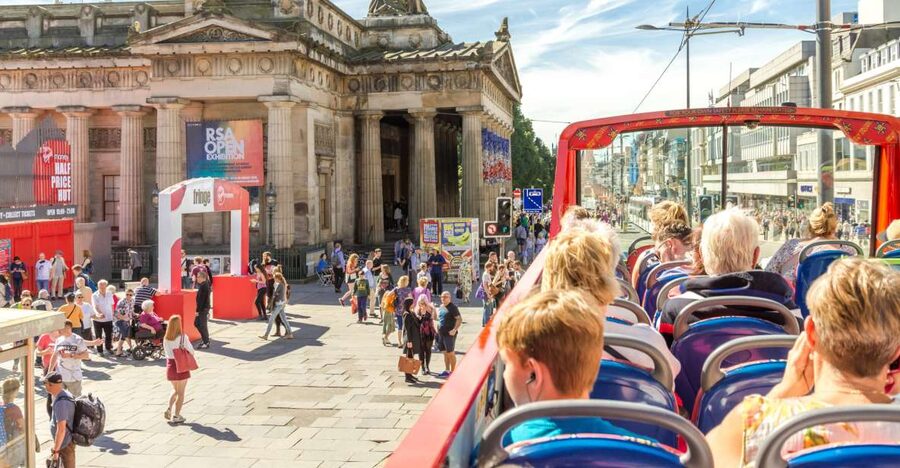 Edinburgh: Royal Attractions with Hop-On Hop-Off Bus Tours - Starting at Waterloo Place
