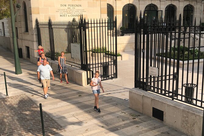 Épernay and Champagne Open-Top Bus Tour with 3 Tastings - Who will enjoy this outing most