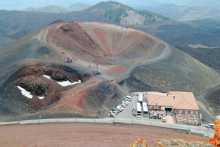 Etna by Panoramic Bus, Audioguide 9 languages, from Catania - The drivers make a real difference