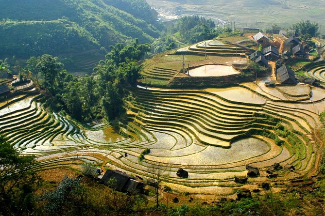 Explore Sapa 2 Days 1 Nights by Bus - Homestay - Sapa town, lunch, and the road to Y Linh Ho