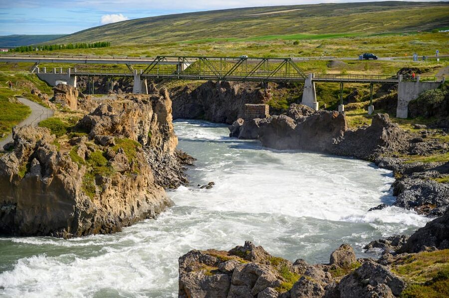 From Akureyri: Goðafoss Express Minibus Tour - What the minibus format adds