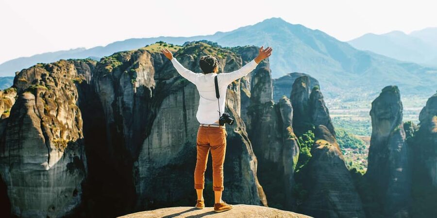 From Athens: Meteora Full-Day Trip with Guide on Luxury Bus - The five-hour ride through mainland Greece