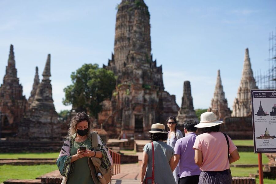 From Bangkok: Ayutthaya Historical Day Tour by Bus - The guide can make or break the day