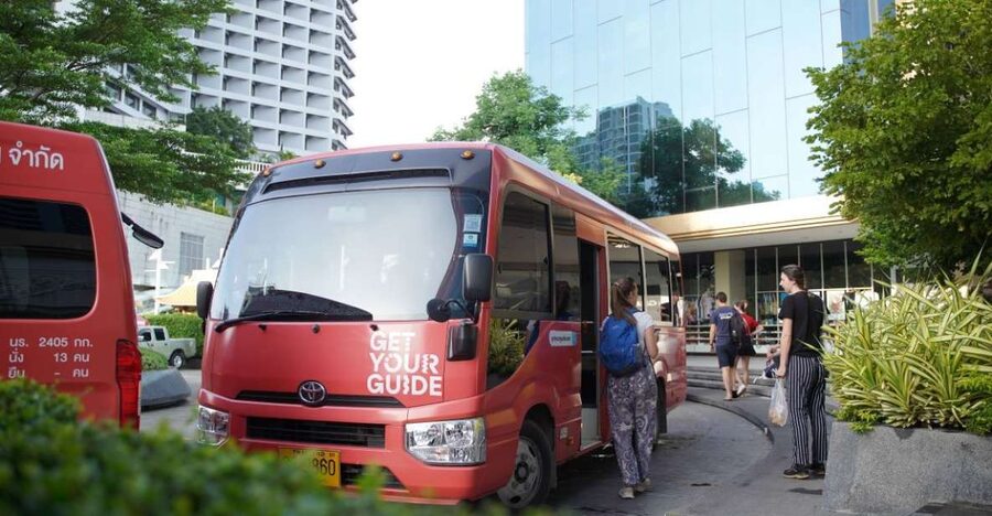 From Bangkok : Meklong Railway Market By Bus - Two Thai markets, two very different kinds of theater