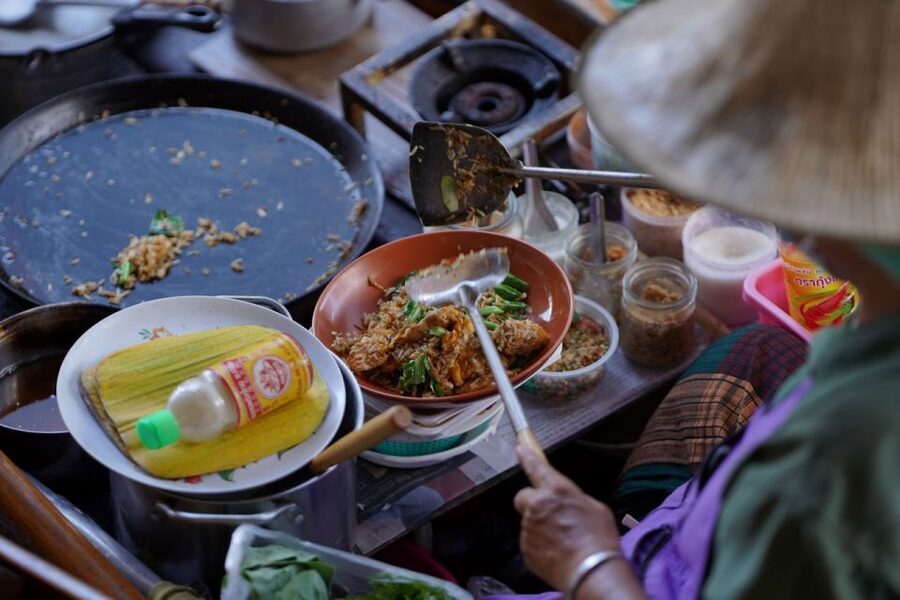 From Bangkok : Meklong Railway Market By Bus - Is the $48 price good value?