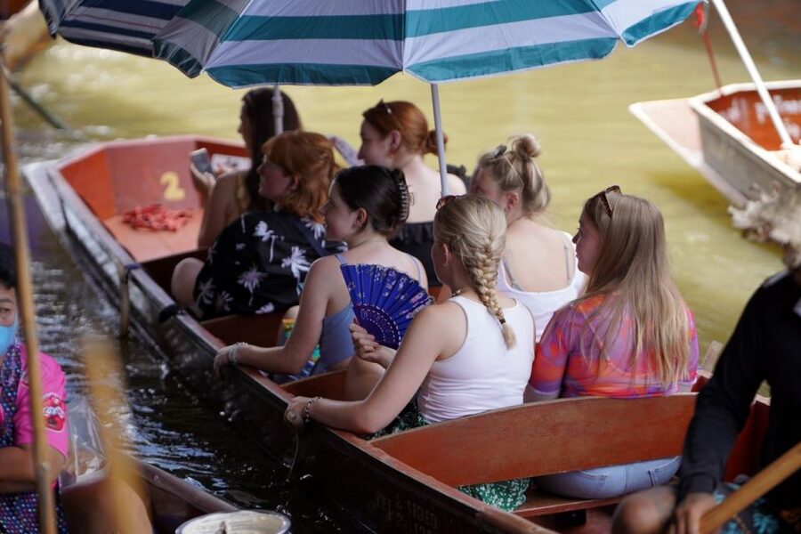 From Bangkok : Meklong Railway Market By Bus - Smart ways to prepare