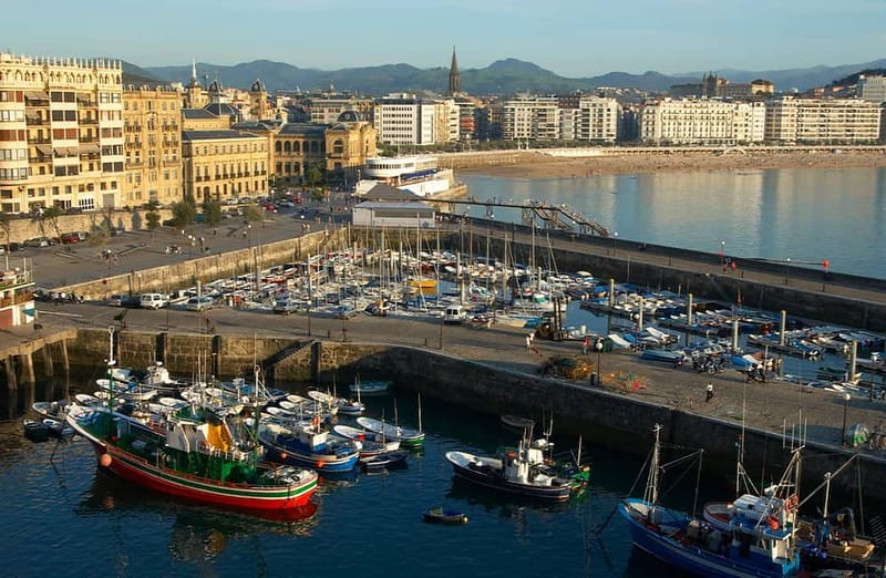 From Bilbao: Gaztelugatxe and San Sebastian Minibus Tour - Who should book this experience