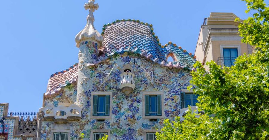 From Costa Brava: Barcelona and Antoni Gaudí's Work Bus Tour - Casa Batlló and Gaudí’s city-center work