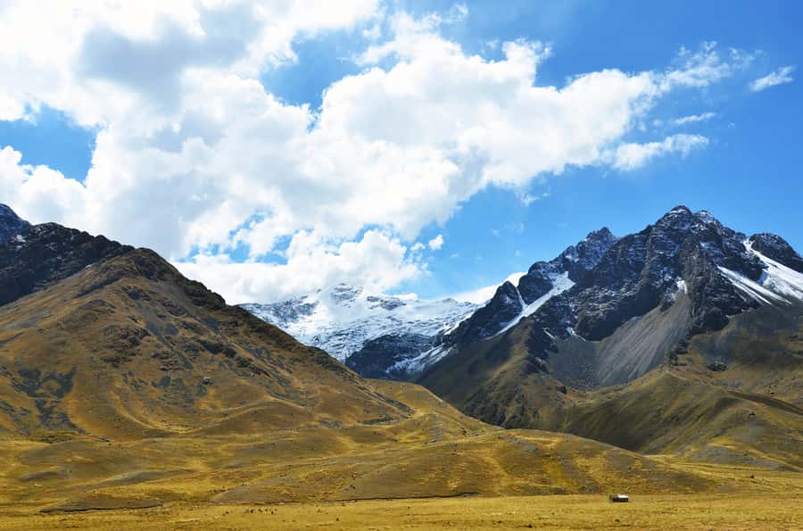 From Cusco: Full-Day Touristic Bus to Puno with Guided Tours - Raqchi and the scale of Inka religious life