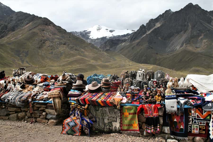 From Cusco: Full-Day Touristic Bus to Puno with Guided Tours - What the 10-hour schedule feels like