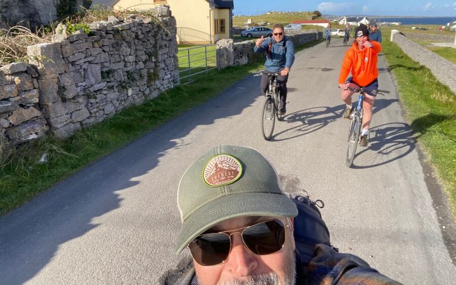 From Doolin: Day Trip to Inisheer with Bike or Bus Tour - Tea, coffee, and scones at the reserved cafe