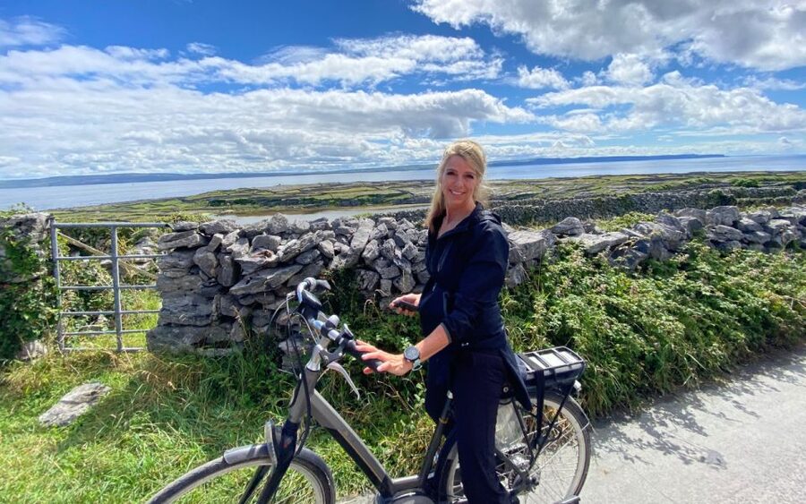 From Doolin: Day Trip to Inisheer with Bike or Bus Tour - Your free time on Inisheer