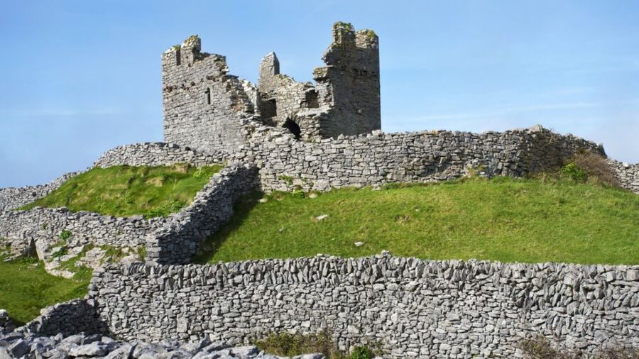 From Galway: Day Trip to Inisheer with Bike or Bus Tour - The guides make the difference
