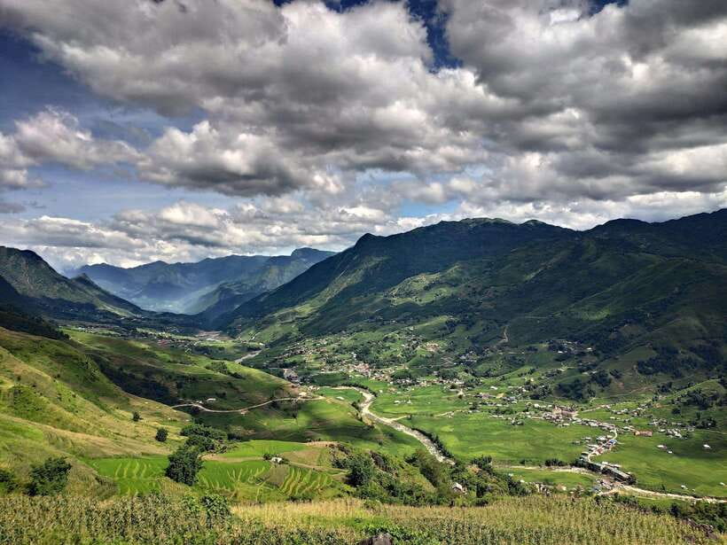 From Hanoi: 1-day Sapa Trekking Tour With Overnight Bus - Breakfast and bearings in Sapa