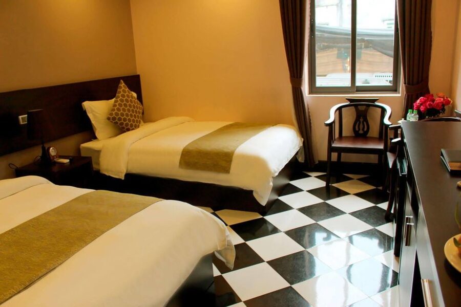From Hanoi: 2-Day Sapa-Fansipan Peak & Trek & Ha Giang Bus - A night in Sapa with useful comfort