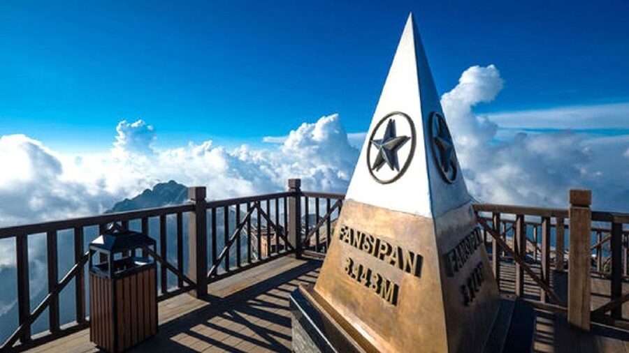 From Hanoi: 2-Day Sapa Limo Bus Tour & Fansipan Peak Visit - A two-day route built around two very different Sapas