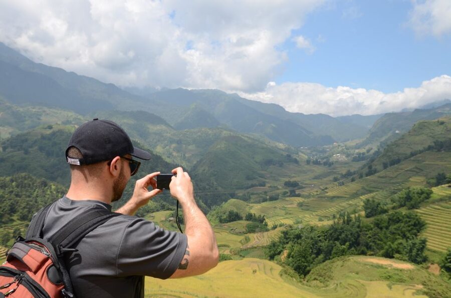 From Hanoi: 2-Day Sapa Limo Bus Tour & Fansipan Peak Visit - Walking through Lao Chai, Ta Van, and the valley