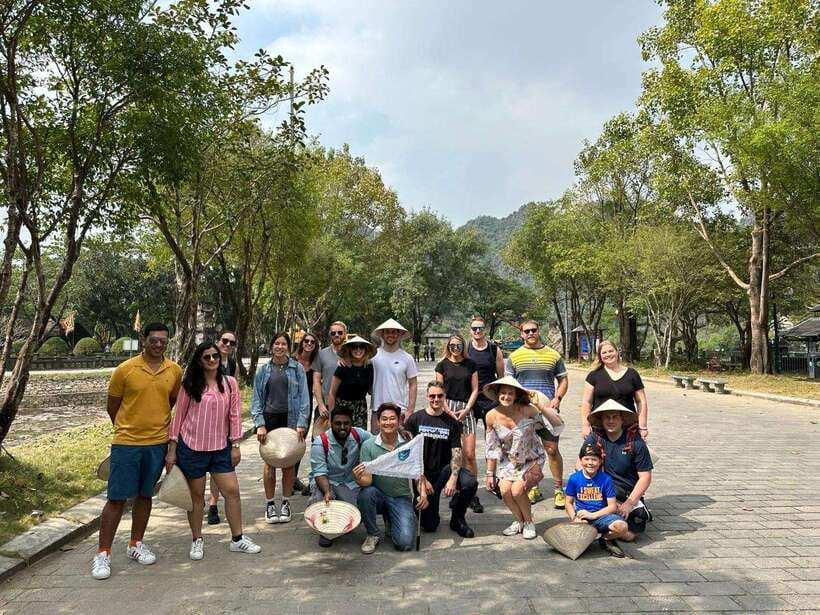 From Hanoi: Ninh Binh, Hoa Lu, Tam Coc, & Mua Cave Day-Trip - The bus ride and the first roadside break