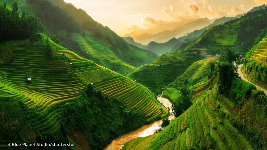 From Hanoi: Sapa 2D1N Homestay overnight by Morning bus - Walking from Y Linh Ho to Lao Chai