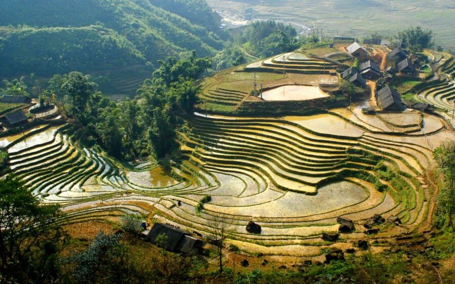 From Hanoi: Sapa 2D1N Hotel overnight by Morning bus - First impressions of Sapa town