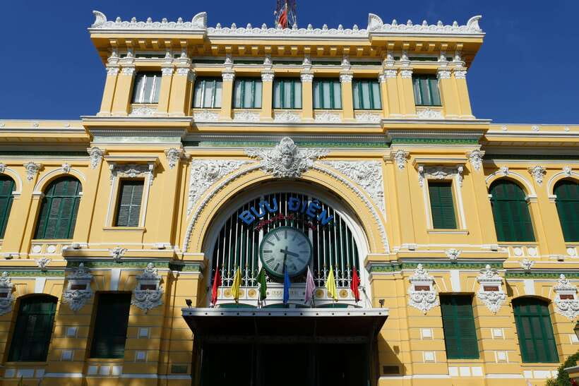 From HCM: City Highlights & Chinatown Trips – Water Bus Tour - Ben Thanh Market for souvenirs and textiles