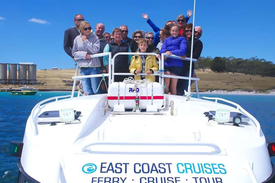 From Hobart: Day Tour to Maria Island with Bus Connection - Guides who make the long day work