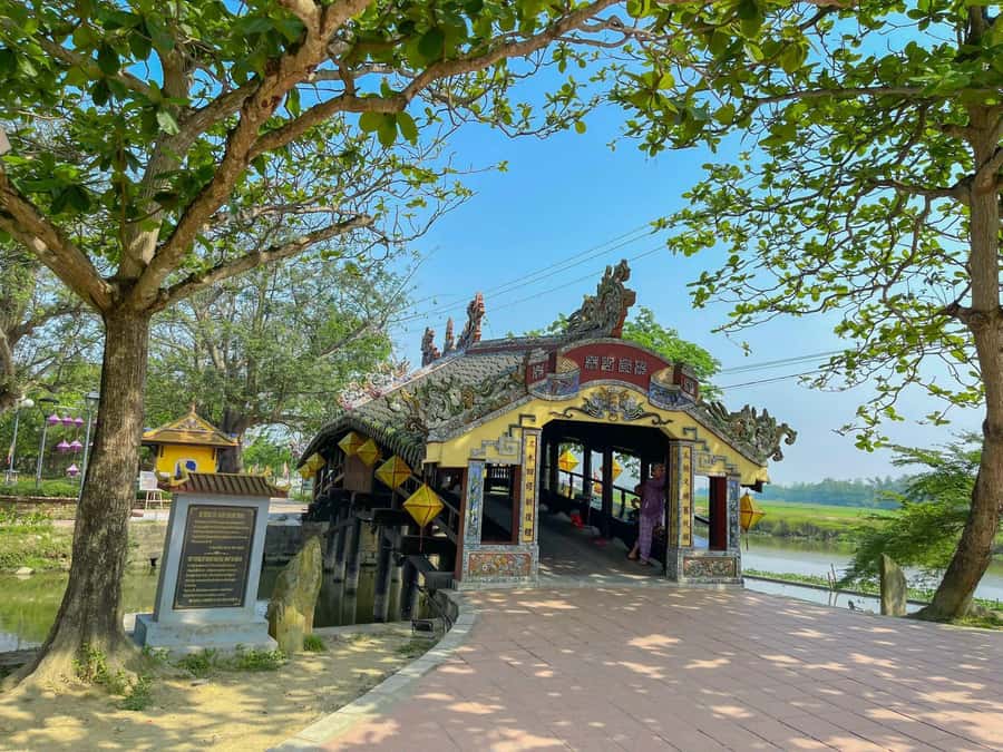 From Hue: Hoi An Guided Bus Tour with 4 Scenic Stops - Why this Hue to Hoi An ride makes sense