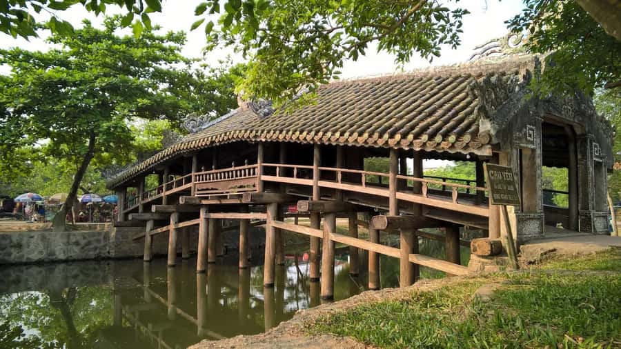 From Hue: Hoi An Guided Bus Tour with 4 Scenic Stops - Hai Van Pass: the scenic high point of the drive