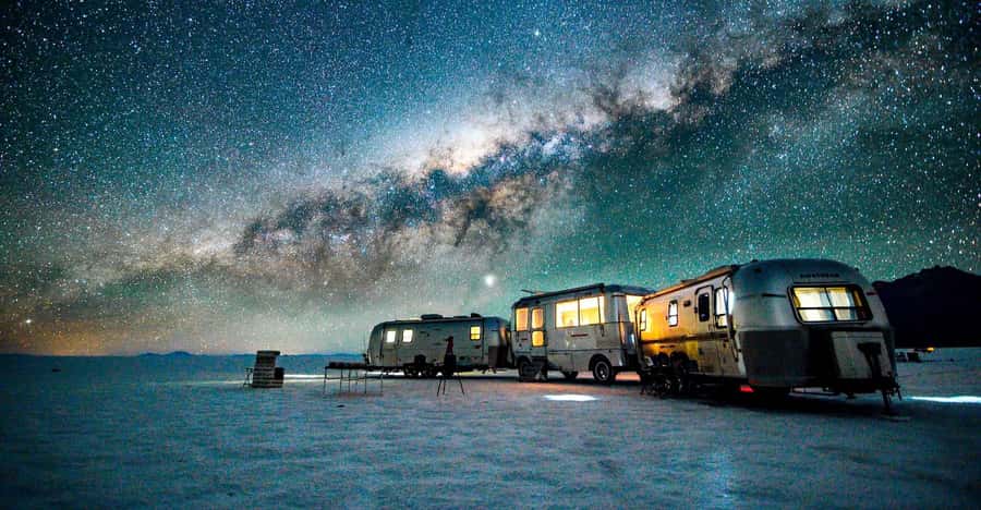 From La Paz: Salar de Uyuni 3-D Tour+Entrance Tickets by Bus - Perspective photos and the final sunset