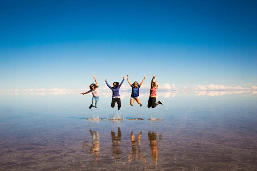 From La Paz: Salar de Uyuni 3-D Tour+Entrance Tickets by Bus - The overnight bus from La Paz to Uyuni